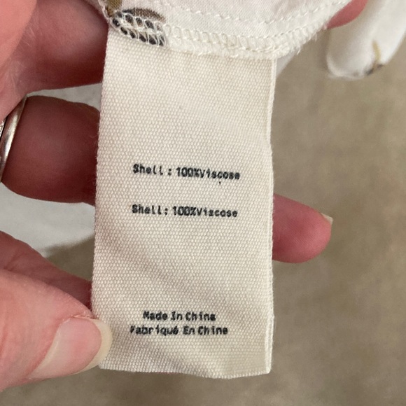 L’AGENCE Camille 3/4 sleeve Bee Button down Blouse - Picture 10 of 10